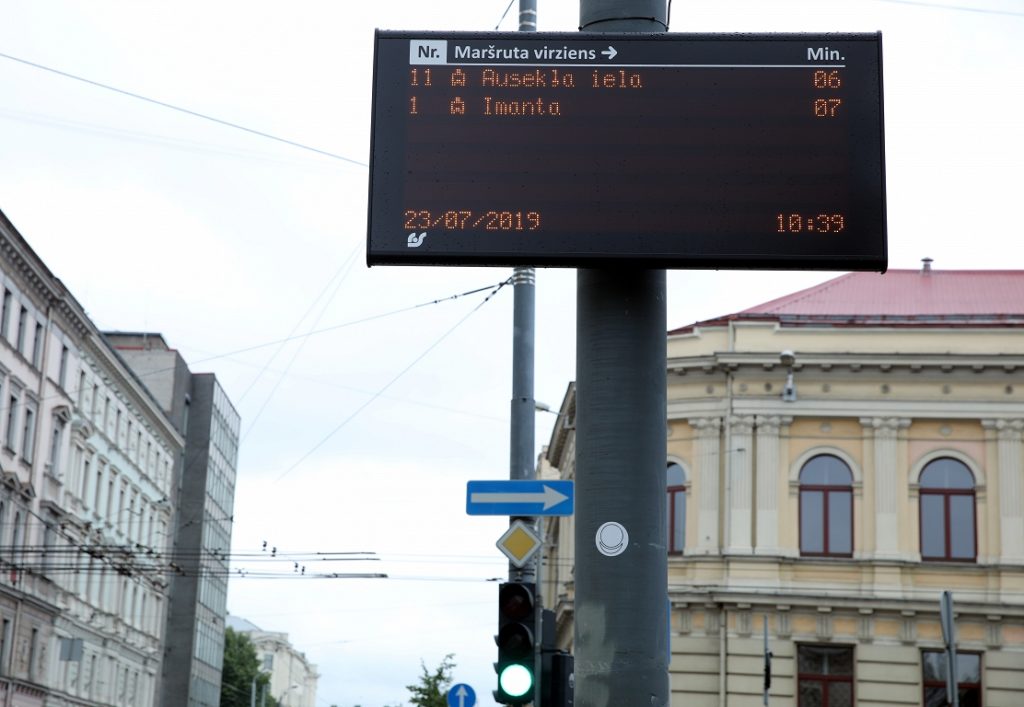 Publiskā transporta gaidīšanas laika informācija pieturvietās